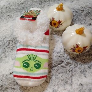 Star Wars The Mandalorian, Holiday Women's Slipper Socks,